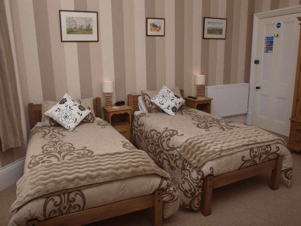 Ty-Parc Hotel Cardigan Habitación foto