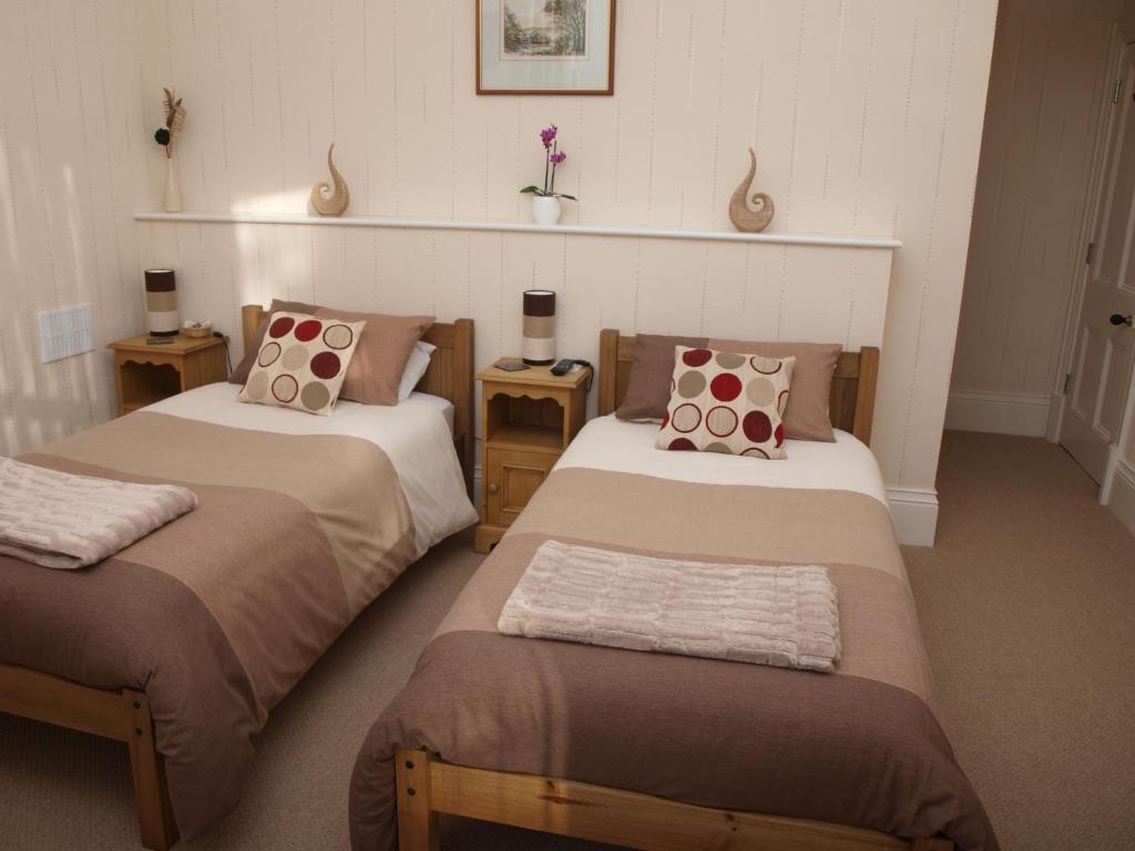 Ty-Parc Hotel Cardigan Habitación foto